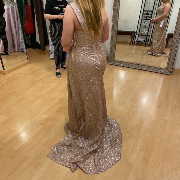 Portia and Scarlett Gown size 8 - Picture 7 of 11